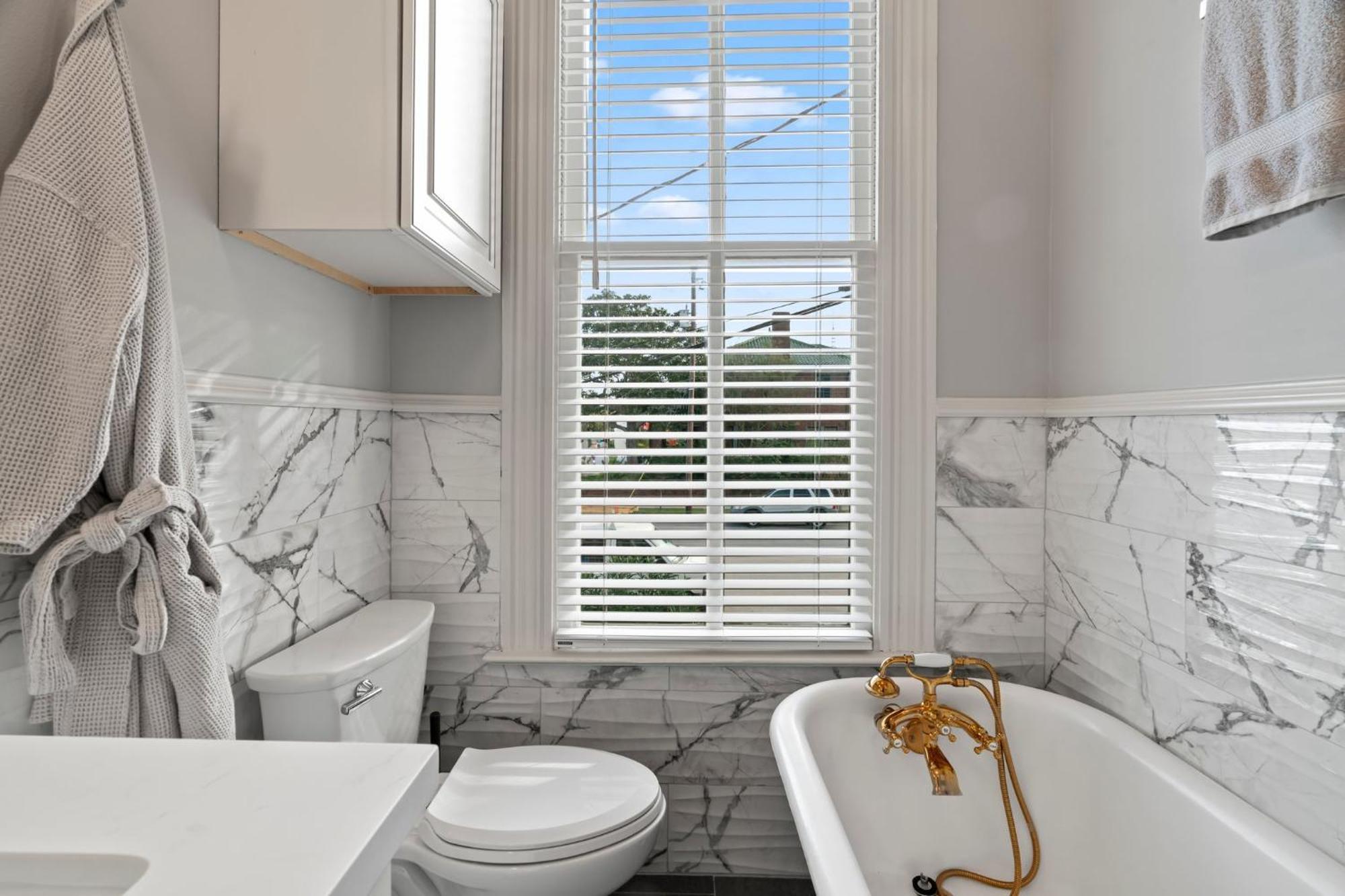 Historic Galveston Family Beach Home With 3 King Beds Εξωτερικό φωτογραφία