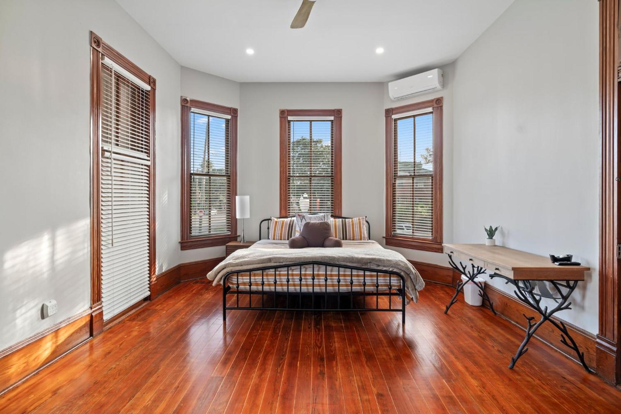 Historic Galveston Family Beach Home With 3 King Beds Εξωτερικό φωτογραφία